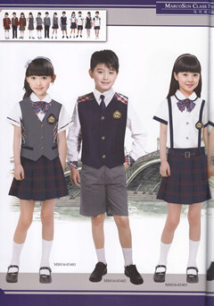 中小学生校服